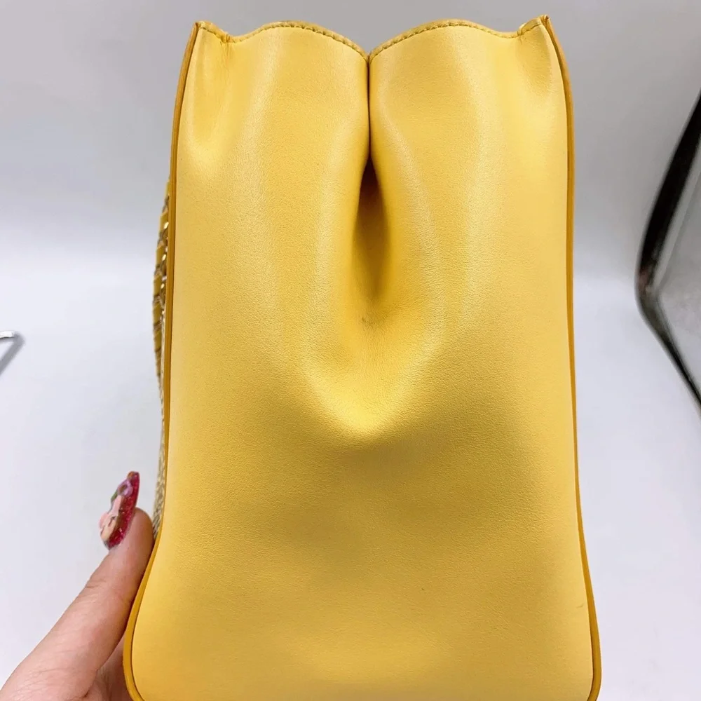 Salvatore Ferragamo two way bag 💯 percent authentic - Picture 9 of 16
